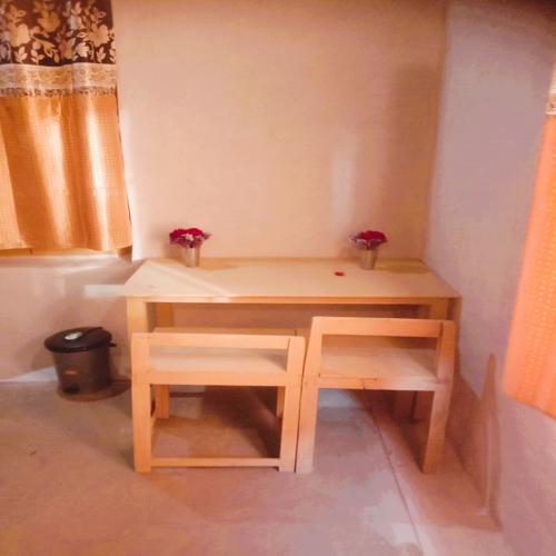 Mahua Homestay, Damna
